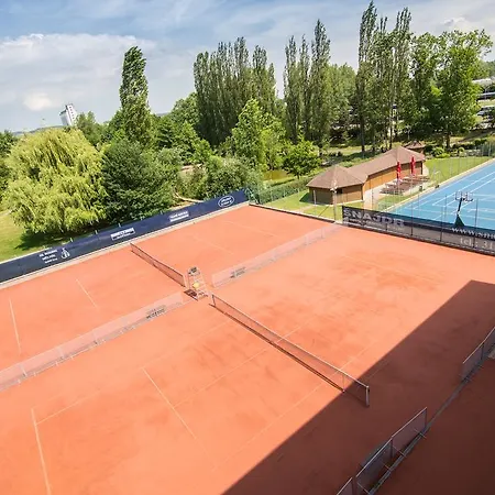 מלון Olympionik Mělník